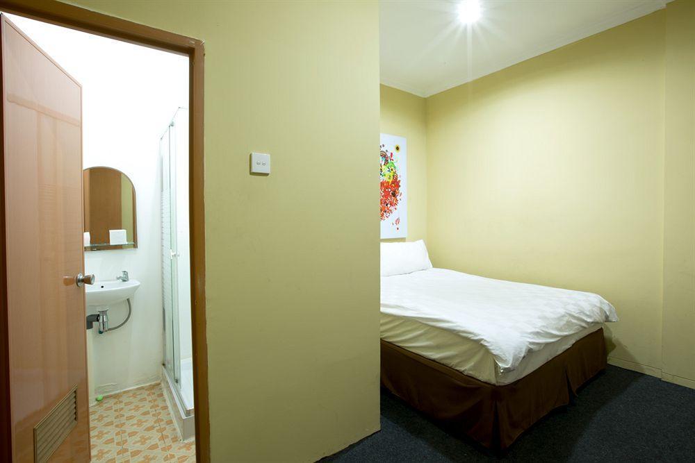 Maven Cilandak Hotel Jakarta Exterior photo