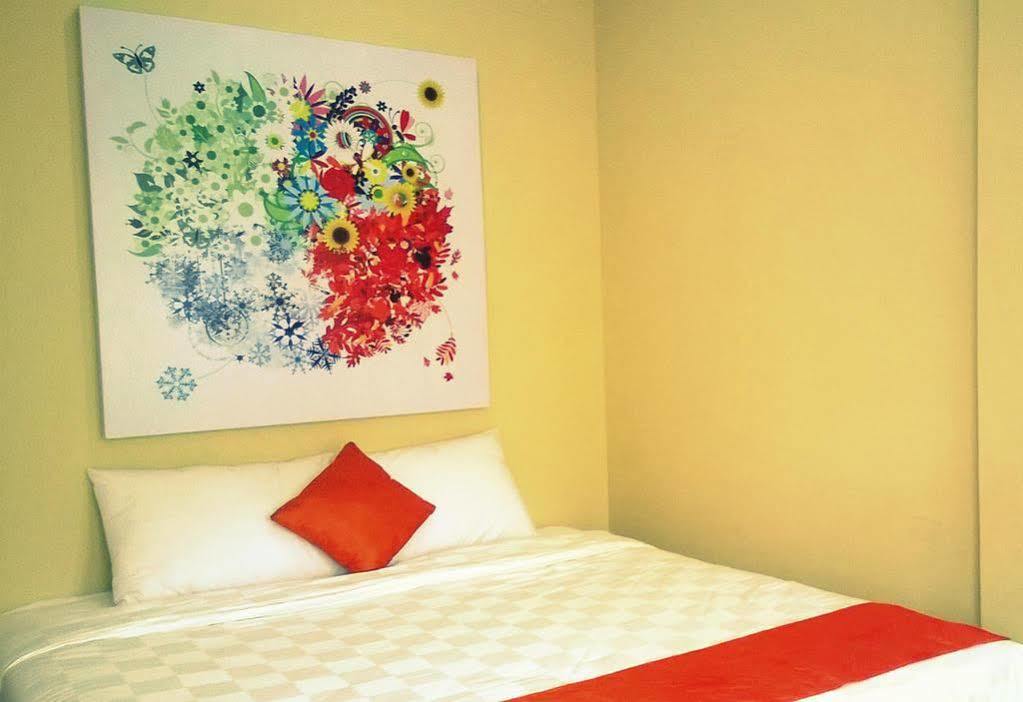 Maven Cilandak Hotel Jakarta Exterior photo